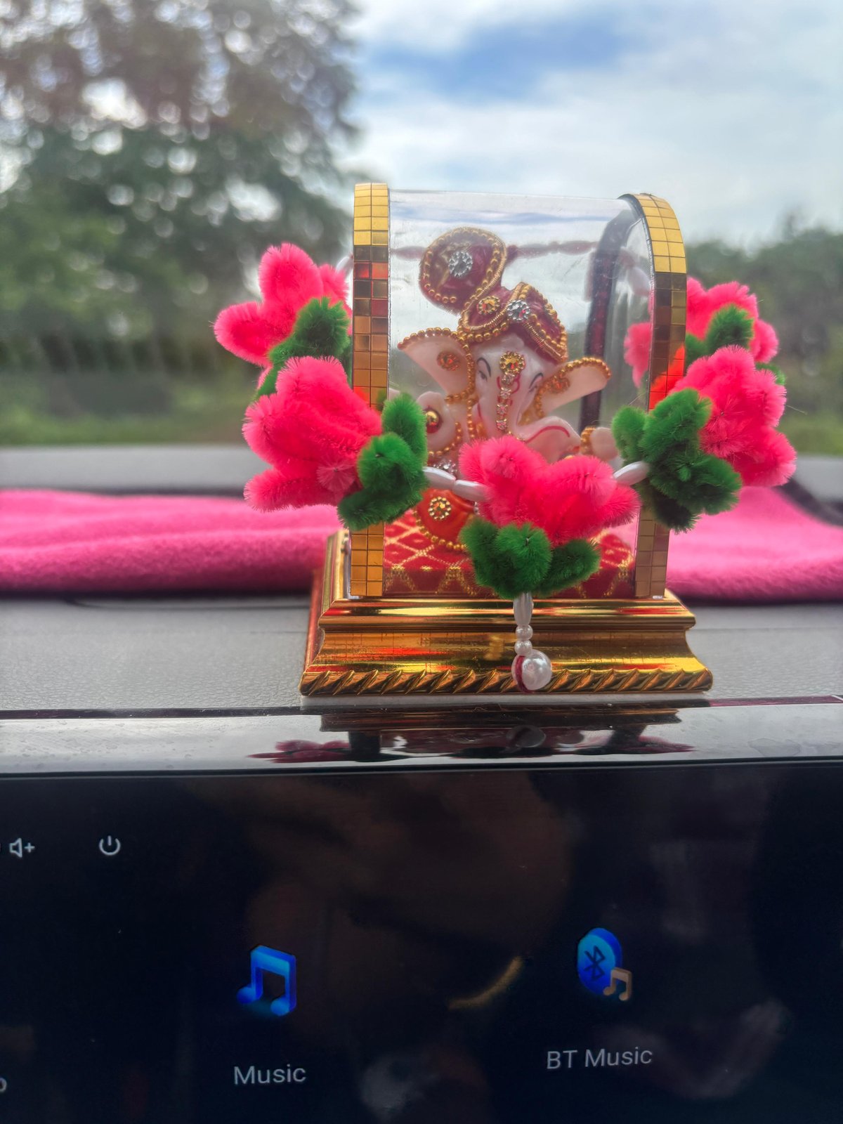 Car Dashboard Murti Mala — miniature flower garland